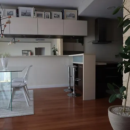 Vienna Gate Apartment, Free Parking *